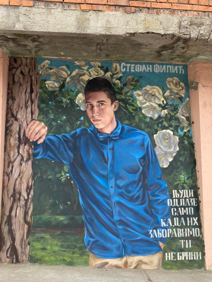 Mural u Velikoj Plani - sećanje na Stefana Filića
